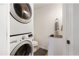 Photo #5: 598111022 Listing