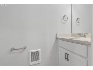 Photo #1: 598389052 Listing