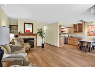 Photo #2: 599126533 Listing 