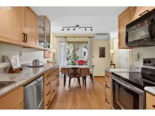 Photo #6: 599126533 Listing 
