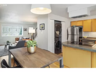 Photo #5: 599342718 Listing 