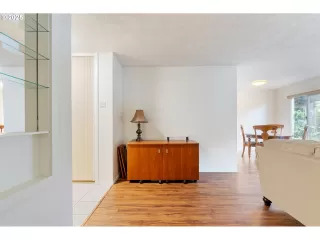 Photo #4: 600100604 Listing 