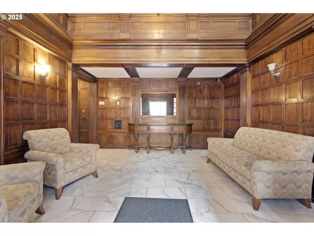 MLS: 600898480 Condo For Sale