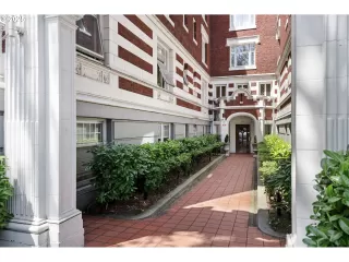 Photo #2: 600898480 Listing