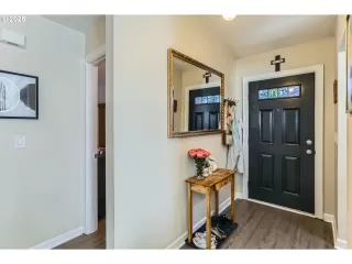 Photo #2: 601291045 Listing