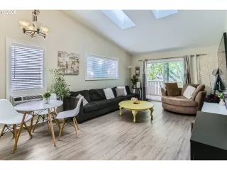 Photo #3: 601291045 Listing