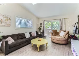 Photo #5: 601291045 Listing