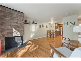 Photo #6: 601735795 Listing 