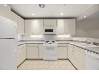 Photo #3: 601988439 Listing 