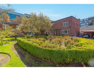 Photo #2: 601997701 Listing 