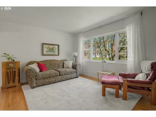 Photo #5: 601997701 Listing 