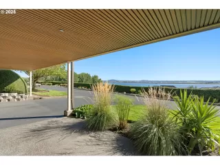 Photo #3: 602559125 Listing