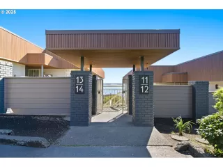 Photo #4: 602559125 Listing