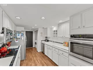 Photo #1: 602689141 Listing