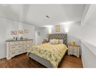 Photo #5: 602689141 Listing