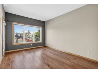 Photo #3: 602702942 Listing 