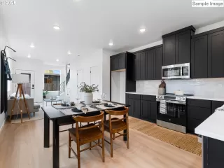 Photo #6: 603101528 Listing