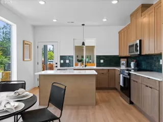 Photo #1: 603827435 Listing