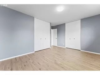 Photo #5: 604281435 Listing