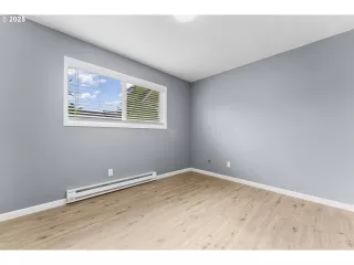 Photo #6: 604281435 Listing