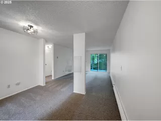 Photo #5: 604550734 Listing