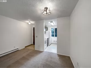 Photo #6: 604550734 Listing