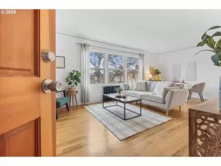 Photo #5: 605046938 Listing 