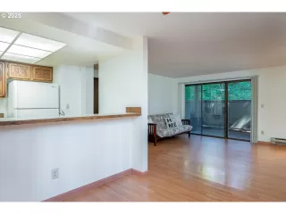 Photo #5: 605058337 Listing