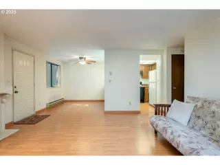 Photo #6: 605058337 Listing