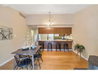 Photo #1: 605091961 Listing