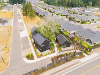 Photo #2: 605141147 Listing 