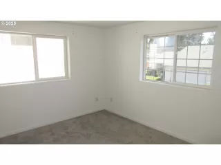 Photo #6: 605297830 Listing