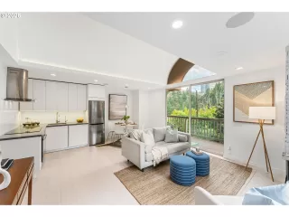 More Details about MLS # 605395621 : 859 SW BROADWAY DR 41