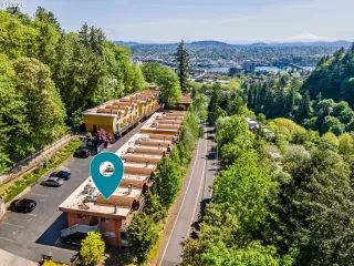 Photo #2: 605395621 Listing 