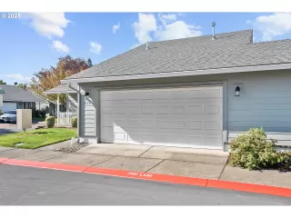 Photo #4: 605498233 Listing