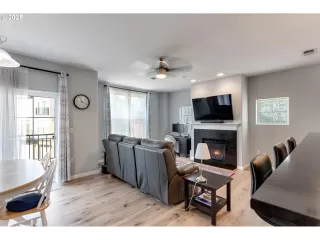 Photo #3: 605621181 Listing 