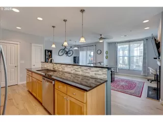 Photo #6: 605621181 Listing 