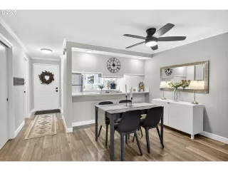 Photo #2: 605704228 Listing 