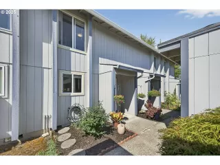 Photo #3: 605704228 Listing 