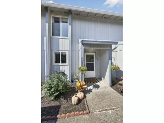 Photo #5: 605704228 Listing 