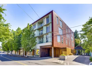 Click for more information on MLS # 605767585 : 2530 SE 26TH AVE 401 More Details about MLS # 605767585 : 2530 SE 26TH AVE 401