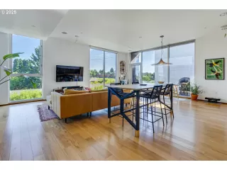 Photo #5: 605767585 Listing 