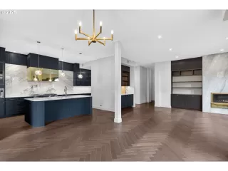 Photo #2: 605969644 Listing