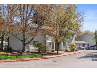 Photo #3: 606533100 Listing 