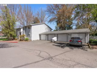 Photo #5: 606533100 Listing 