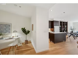 Photo #1: 608187064 Listing