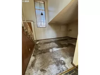 Photo #3: 608280493 Listing 