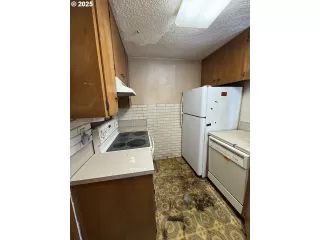 Photo #4: 608280493 Listing 