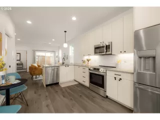 Photo #1: 608310514 Listing