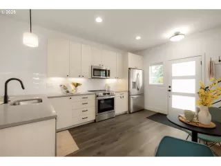 Photo #3: 608310514 Listing